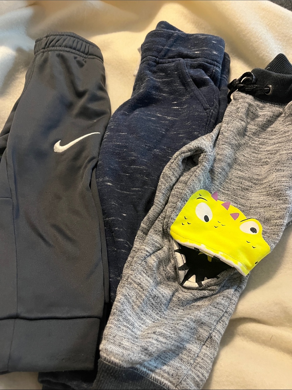 Boys 2T Nike Kids Black Gray Joggers plus 2 pair sweatpants